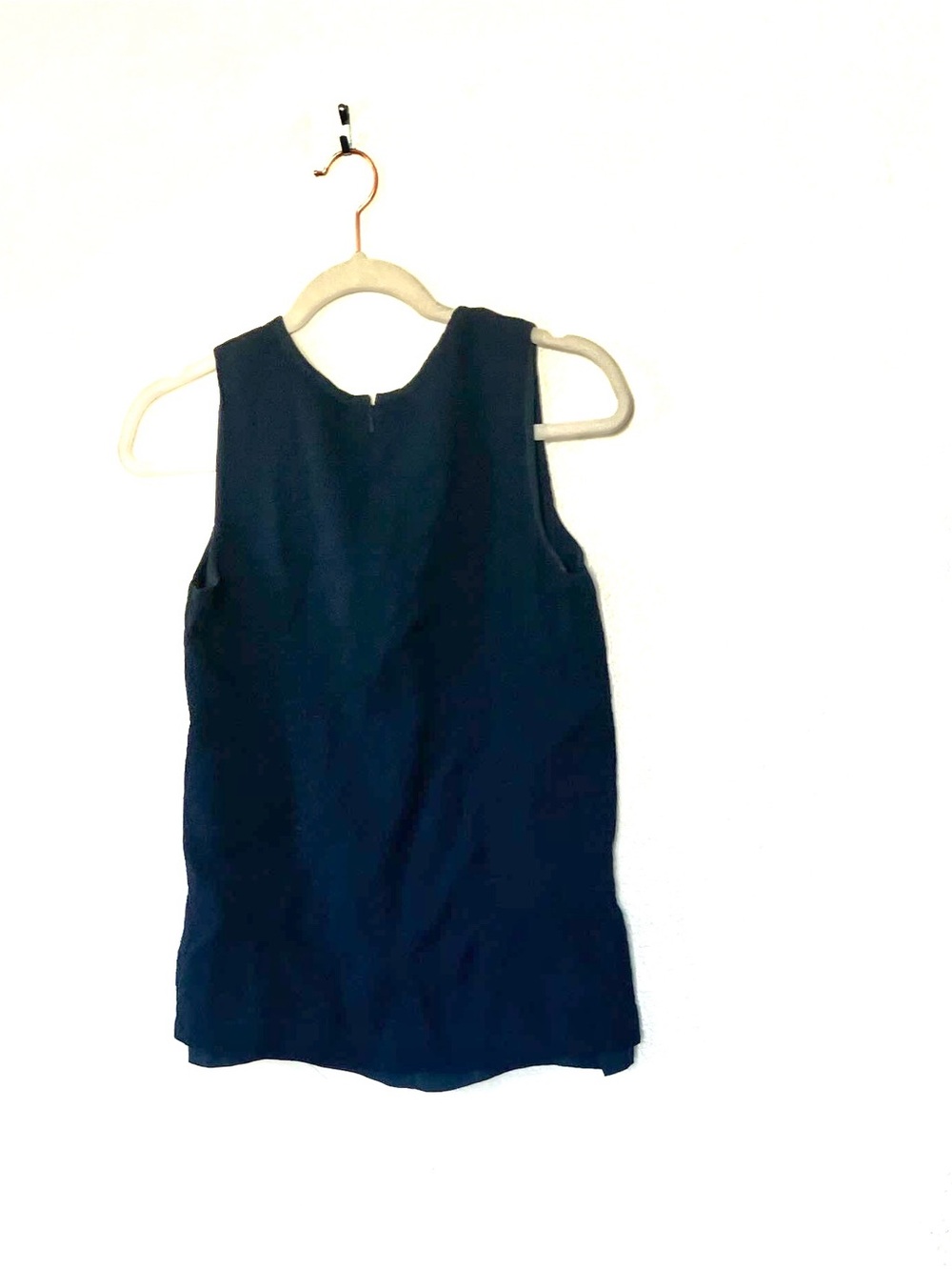 Vince NAVY Snakeskin Jacquard Silk Layered Top Sleeveless Tank Top Blouse 4 - Picture 2 of 5